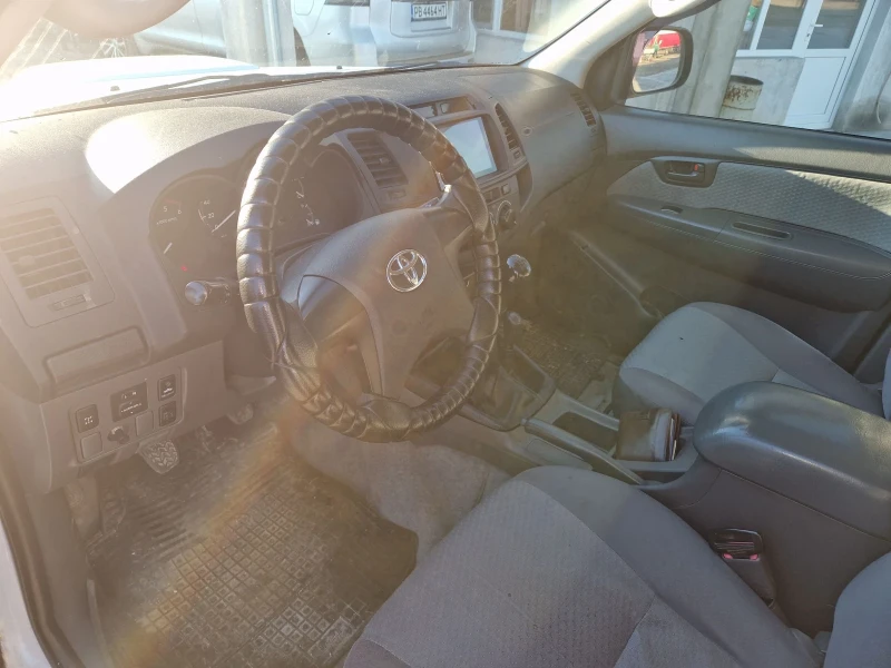 Toyota Hilux, снимка 8 - Автомобили и джипове - 48398997