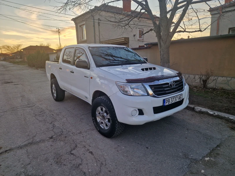 Toyota Hilux, снимка 1 - Автомобили и джипове - 48398997