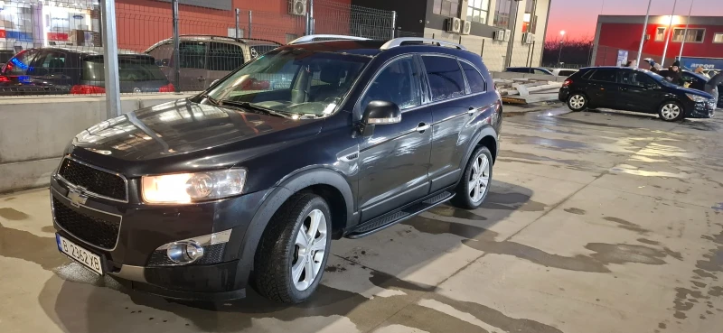 Chevrolet Captiva, снимка 8 - Автомобили и джипове - 49362346