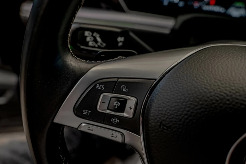 VW Touareg 4.0TDI/Rline/Обдухване/Камера/4Motion/Амбиент, снимка 15 - Автомобили и джипове - 51499840