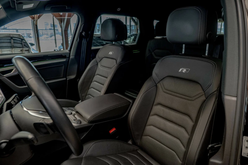 VW Touareg 4.0TDI/Rline/Обдухване/Камера/4Motion/Амбиент, снимка 9 - Автомобили и джипове - 51499840