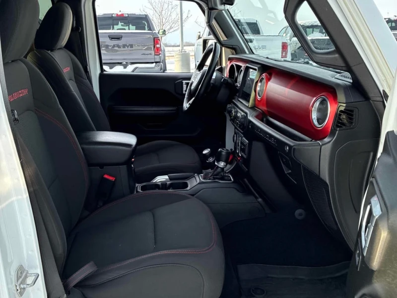 Jeep Wrangler 2018 Rubicon * CARFAX * БЕЗ ПЪРВОНАЧАЛНА ВНОСКА, снимка 13 - Автомобили и джипове - 52831598