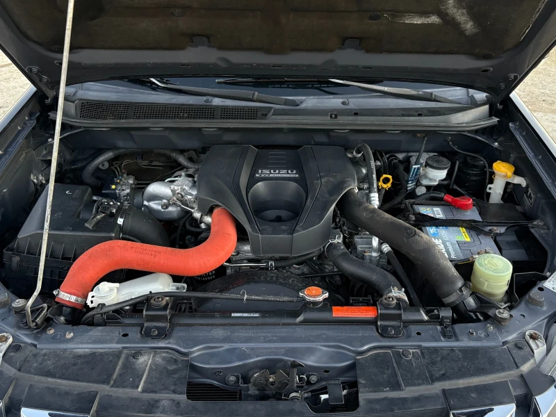 Isuzu D-max 2.5ТD LS LIMITED* Камера* Хардтоп* , снимка 17 - Автомобили и джипове - 52930309
