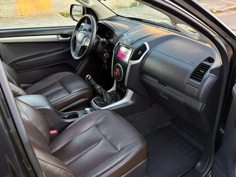 Isuzu D-max 2.5ТD LS LIMITED* Камера* Хардтоп* , снимка 8 - Автомобили и джипове - 52930309