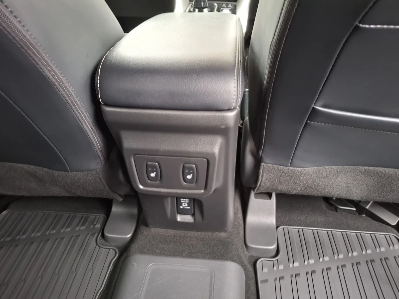 Mitsubishi Eclipse Cross 2.4 PHEV 4х4, снимка 11 - Автомобили и джипове - 53496465