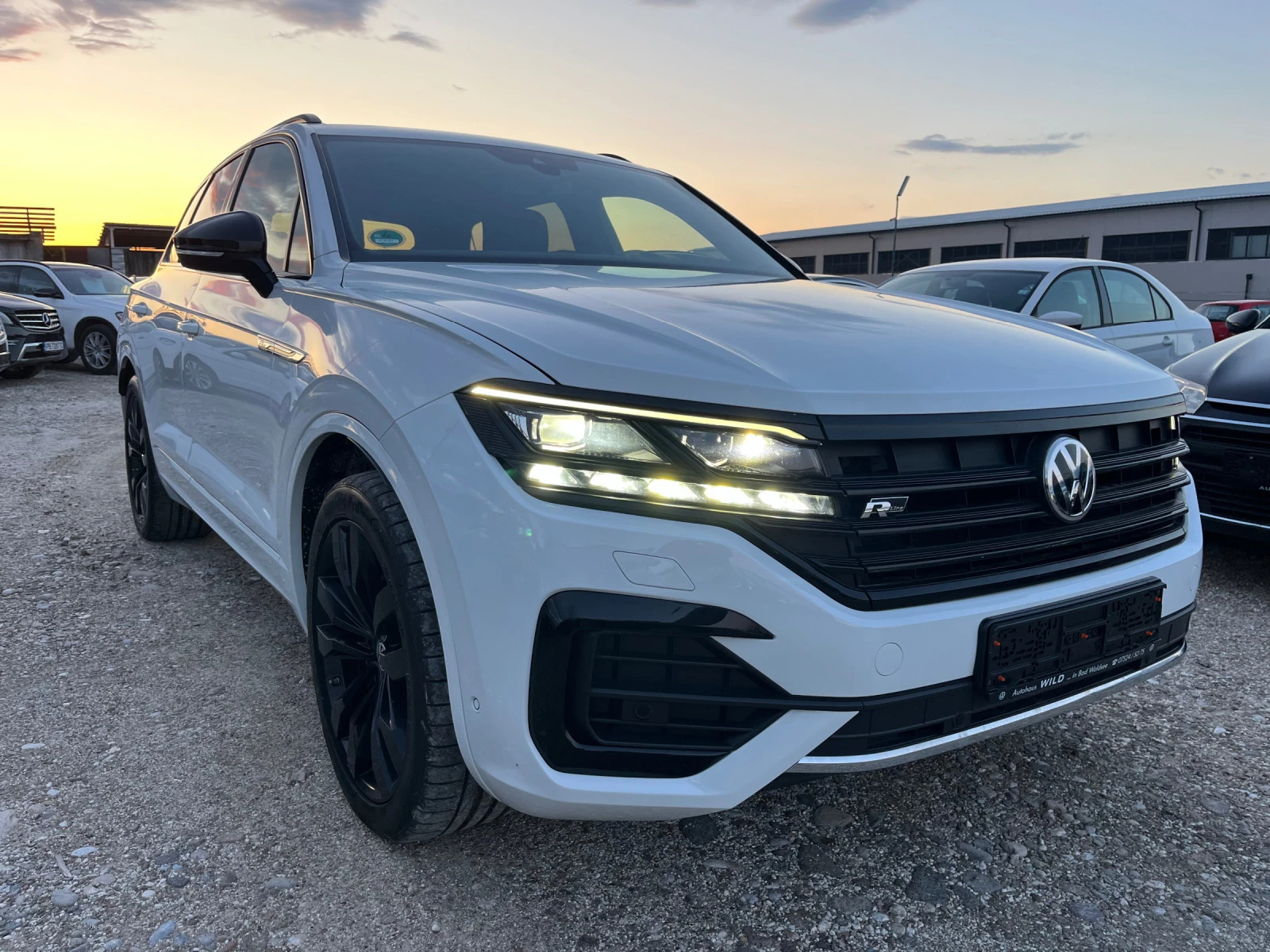 VW Touareg R line, 2019, 83000km - изображение 3