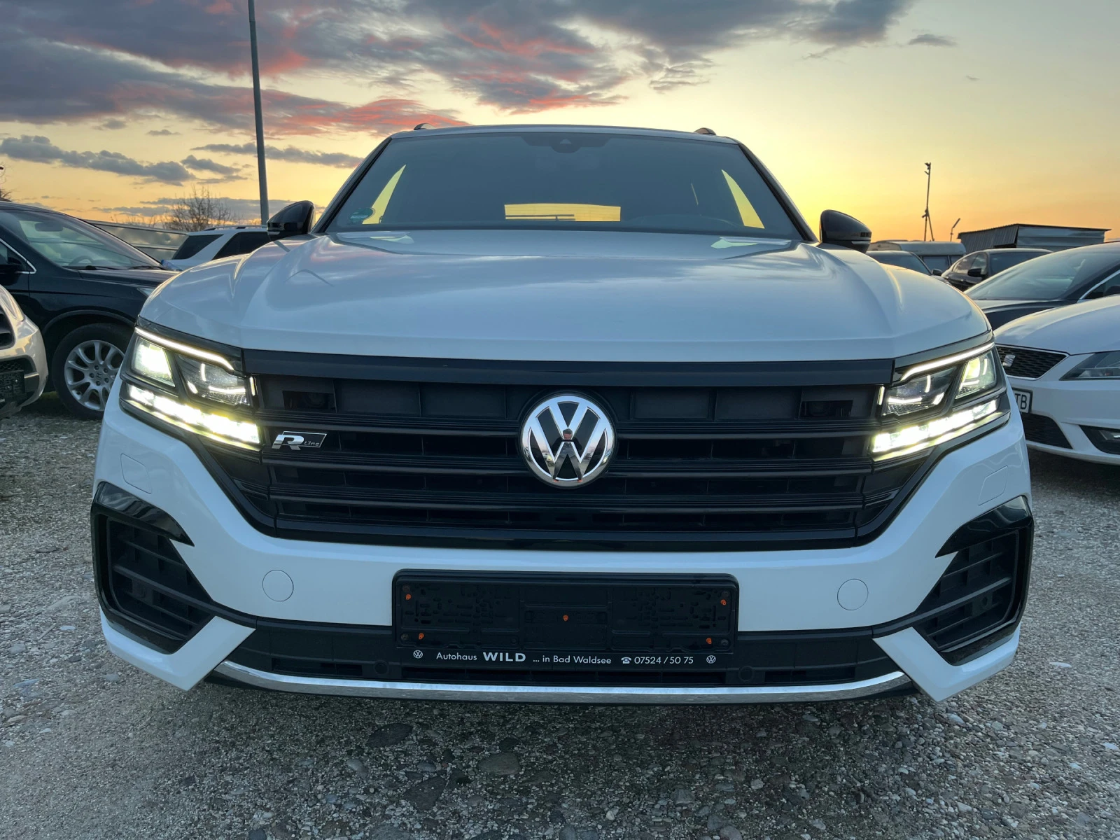 VW Touareg R line, 2019, 83000km - изображение 2