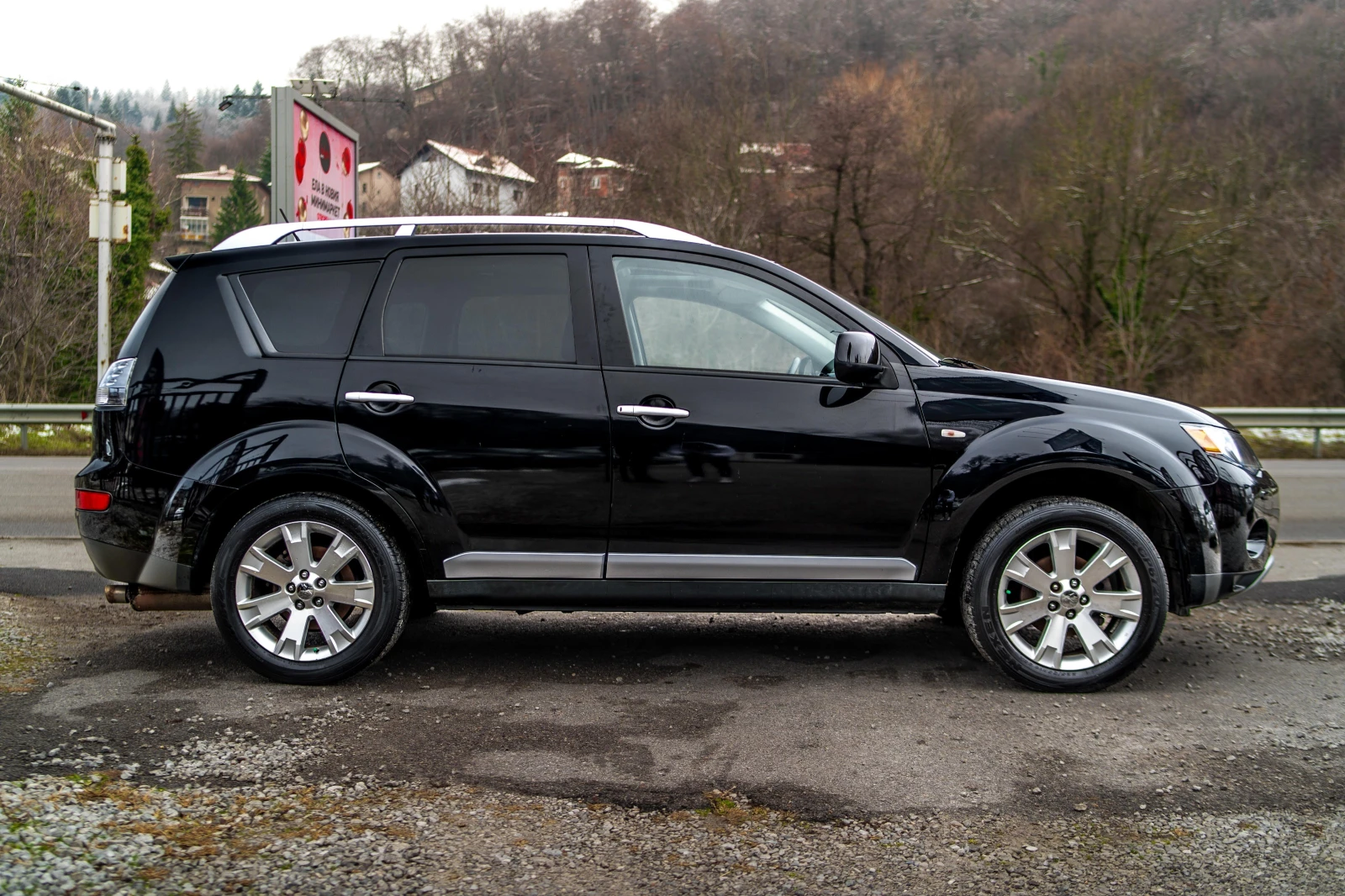 Mitsubishi Outlander 2.4i FULL! АВТОМОБИЛЪТ СЕ ПРОДАВА С ГАРАНЦИЯ - изображение 6