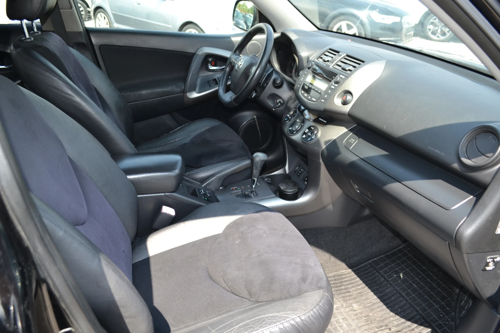 Toyota Rav4 2.2D-CAT - изображение 8