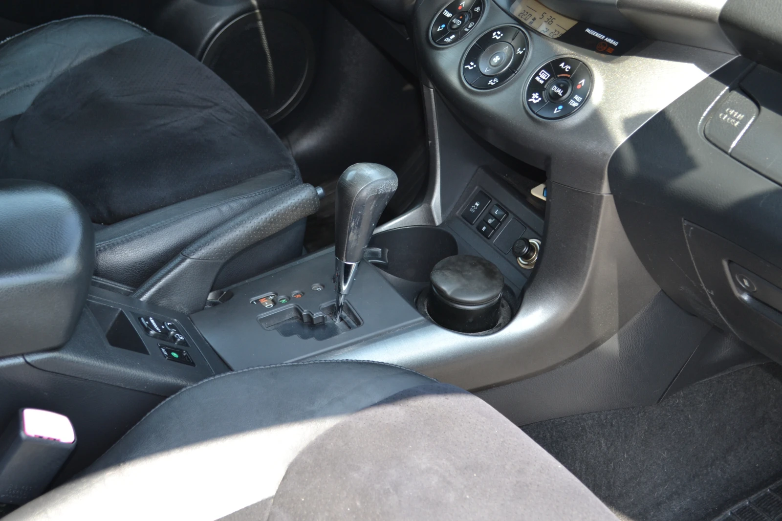 Toyota Rav4 2.2D-CAT - изображение 10
