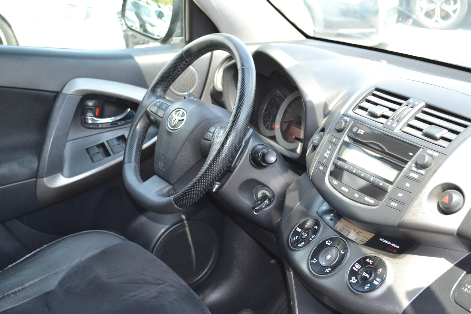 Toyota Rav4 2.2D-CAT - изображение 9