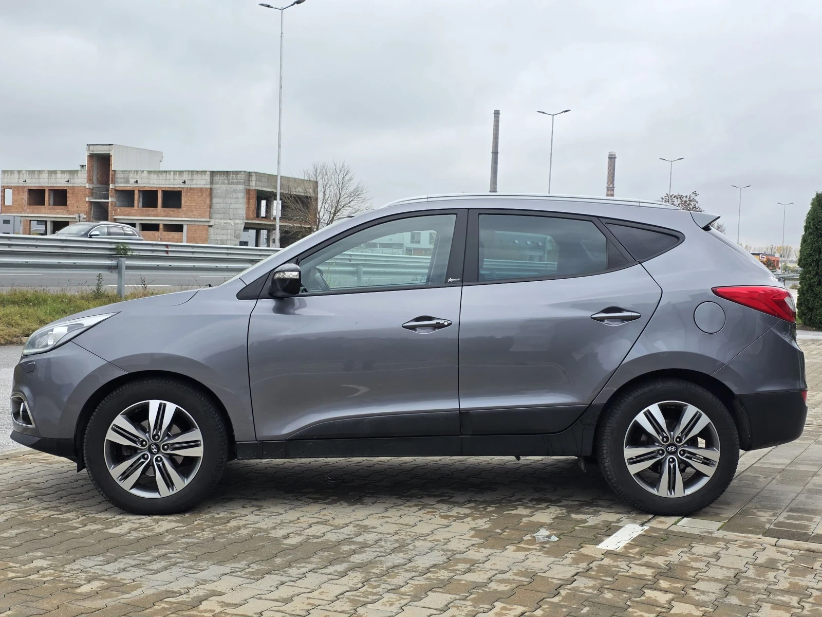Hyundai IX35 2.0crdi 4x4 140000km - изображение 2