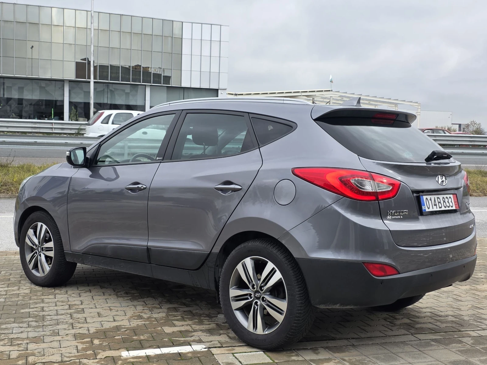 Hyundai IX35 2.0crdi 4x4 140000km - изображение 3