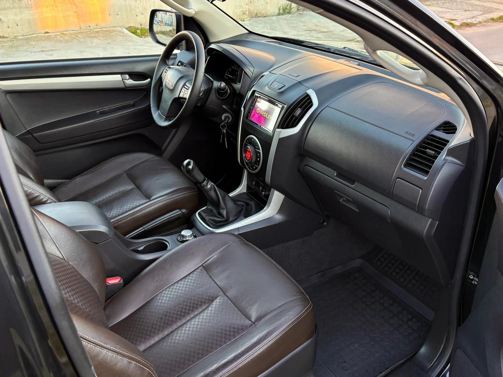 Isuzu D-max 2.5ТD LS LIMITED* Камера* Хардтоп*  - изображение 8