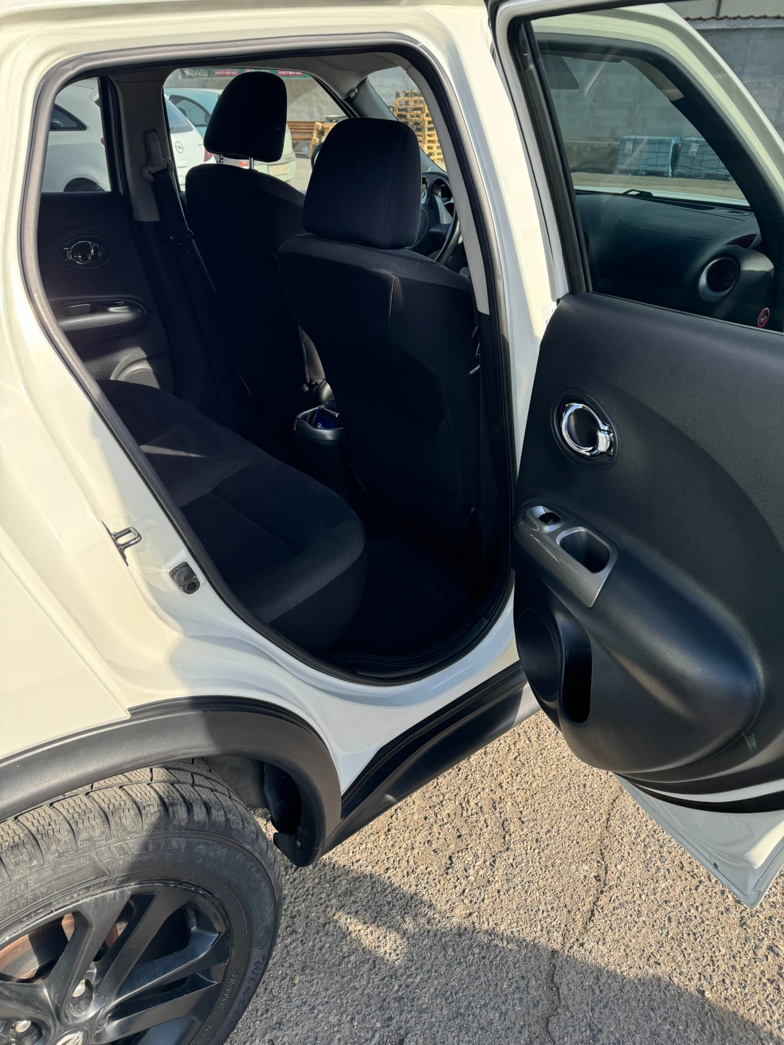 Nissan Juke, снимка 12 - Автомобили и джипове - 54282948