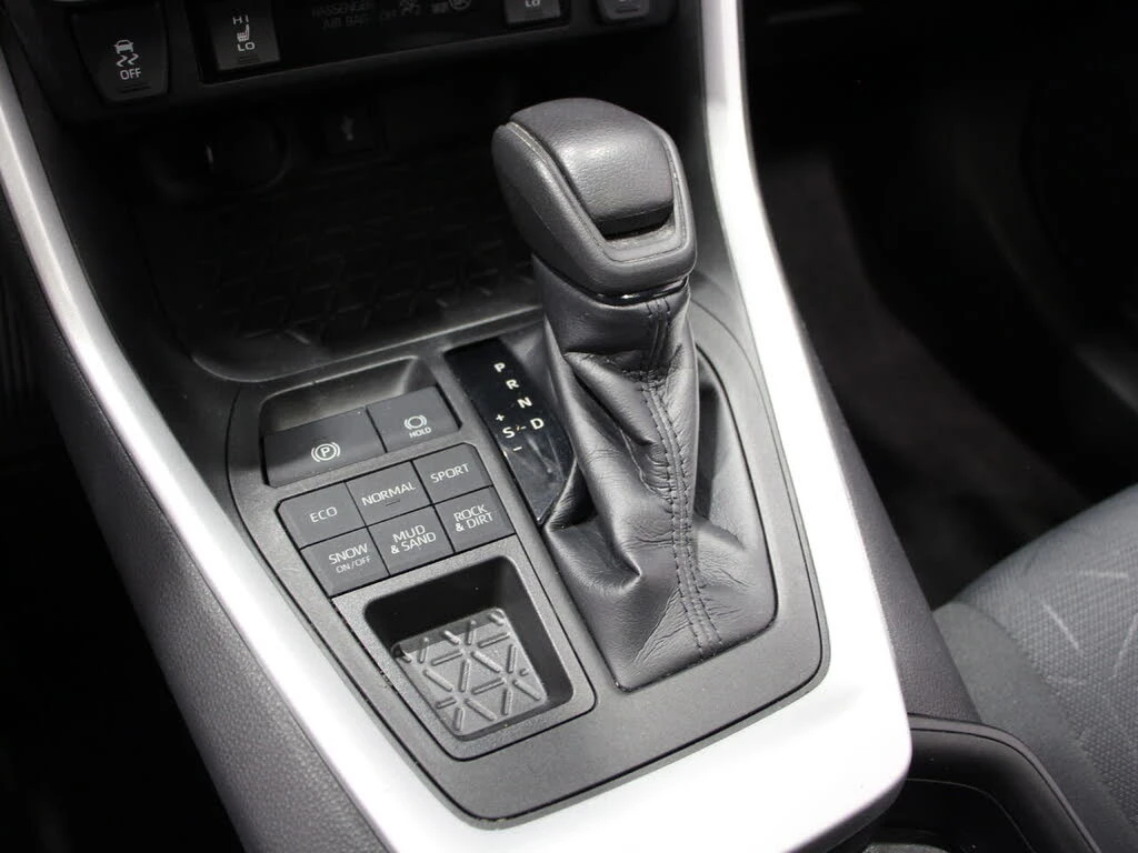 Toyota Rav4 XLE AWD* DISTRONIC* КАМЕРА* ПОДГРЕВ* ШИБИДАХ* , снимка 10 - Автомобили и джипове - 55046495