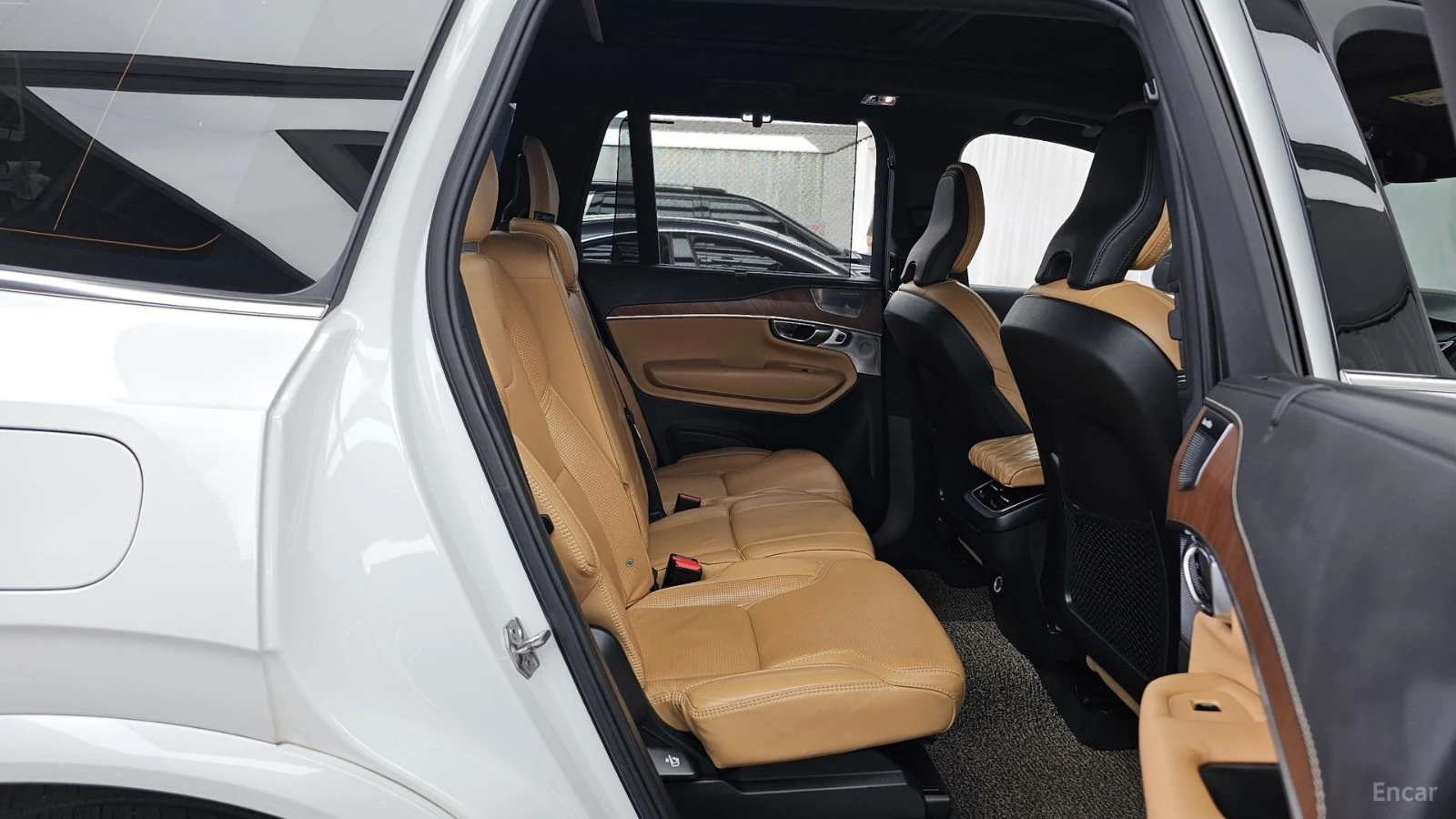 Volvo Xc90 T6 INSCRIPTION* HUD* 360* МАСАЖИ* АВТОКРЕДИТ, снимка 4 - Автомобили и джипове - 55680343