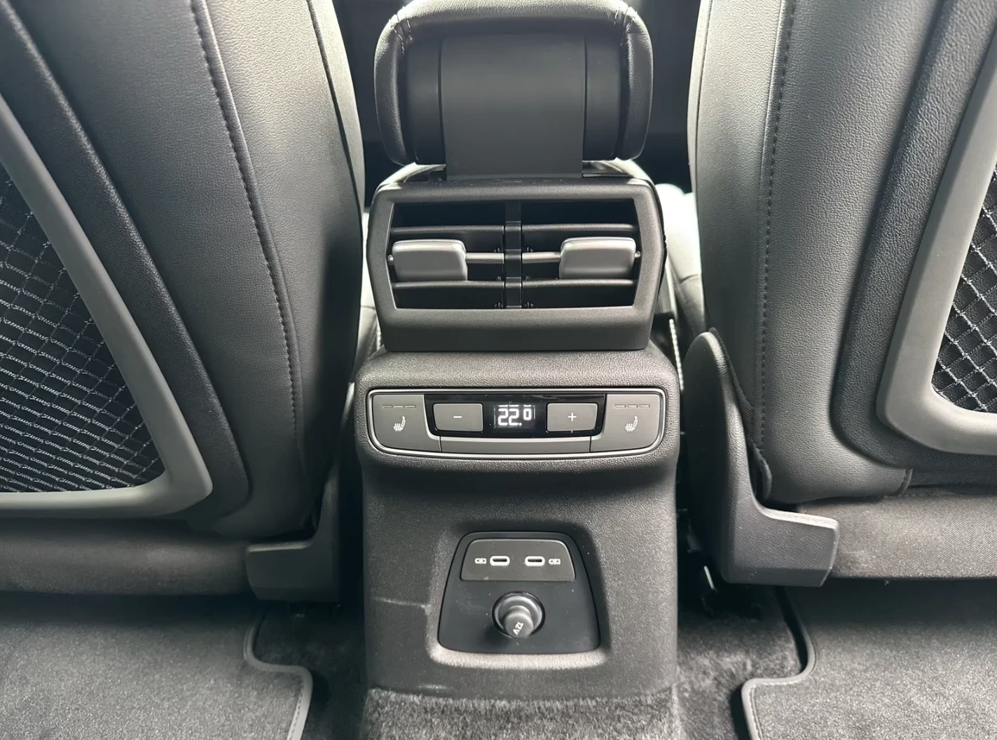 Audi Q4 E-TRON* 82KW* QUATTRO* PANO* SONOS* 360* , снимка 12 - Автомобили и джипове - 55844199