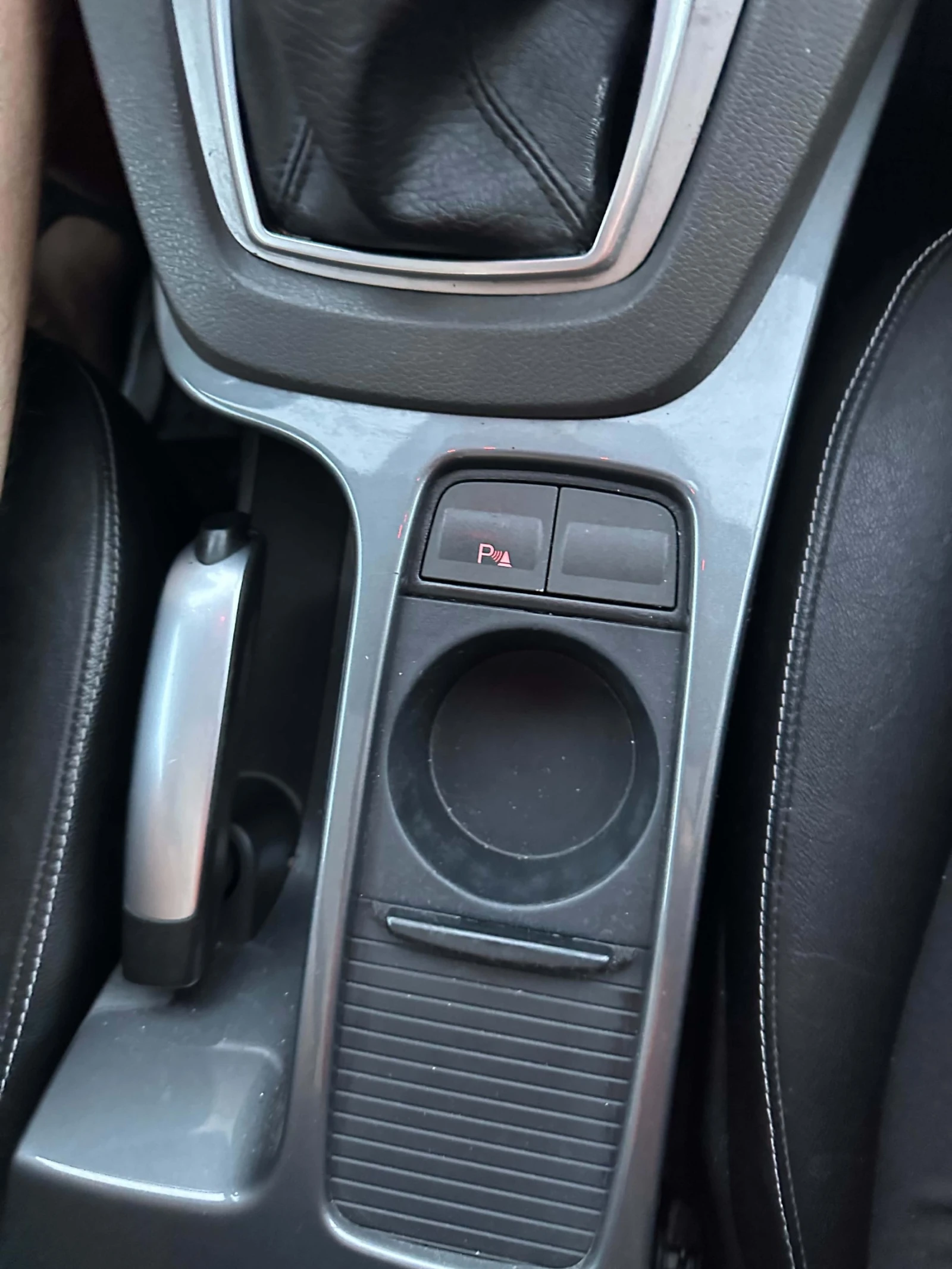 Ford Kuga 2.0TDCI, снимка 11 - Автомобили и джипове - 55964537