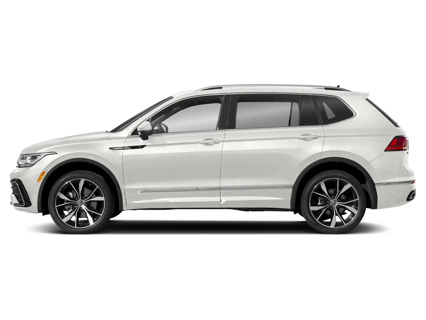 VW Tiguan Highline R-Line 4MOTIONАвтокредит Цена до България, снимка 3 - Автомобили и джипове - 56195563