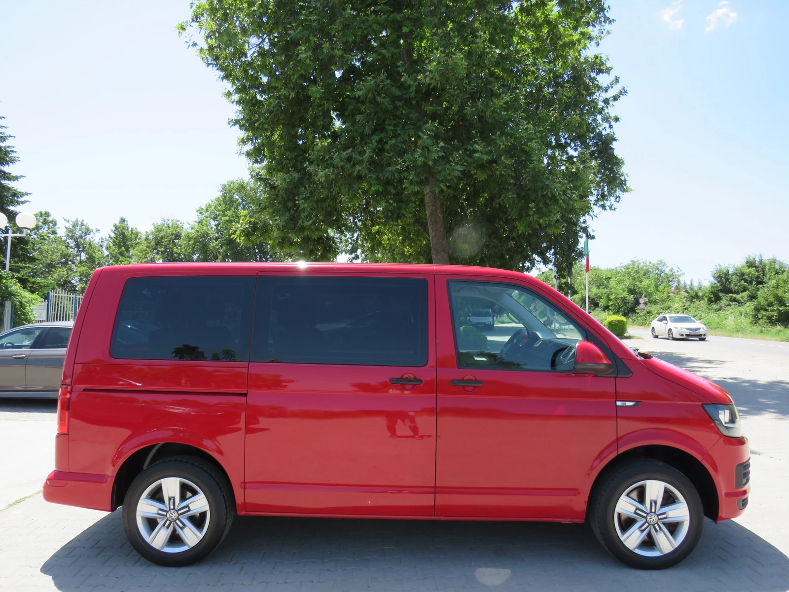 VW Transporter 2.0TDI РЪЧКА 8+ 1, снимка 4 - Бусове и автобуси - 55132099