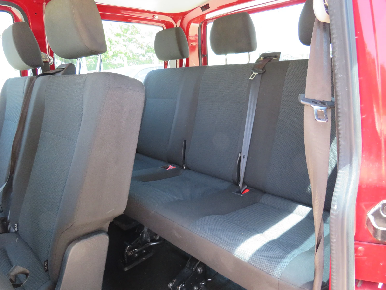 VW Transporter 2.0TDI РЪЧКА 8+ 1, снимка 11 - Бусове и автобуси - 55132099