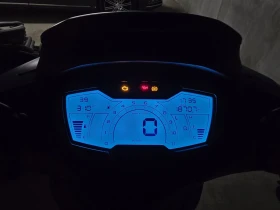 Piaggio Beverly Deep Black 400cc, снимка 6