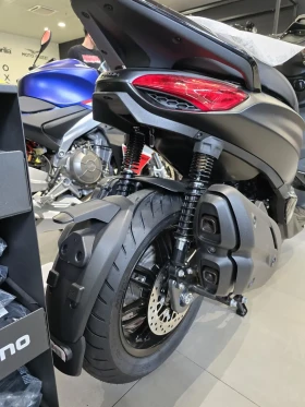 Piaggio Beverly Deep Black 400cc, снимка 8