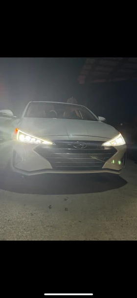 Hyundai Elantra 2.0 , снимка 8