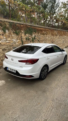 Hyundai Elantra 2.0  | Mobile.bg    7