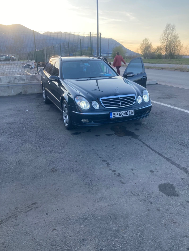 Mercedes-Benz E 270 2, 7 CDI Avantgarde, снимка 13 - Автомобили и джипове - 47381970