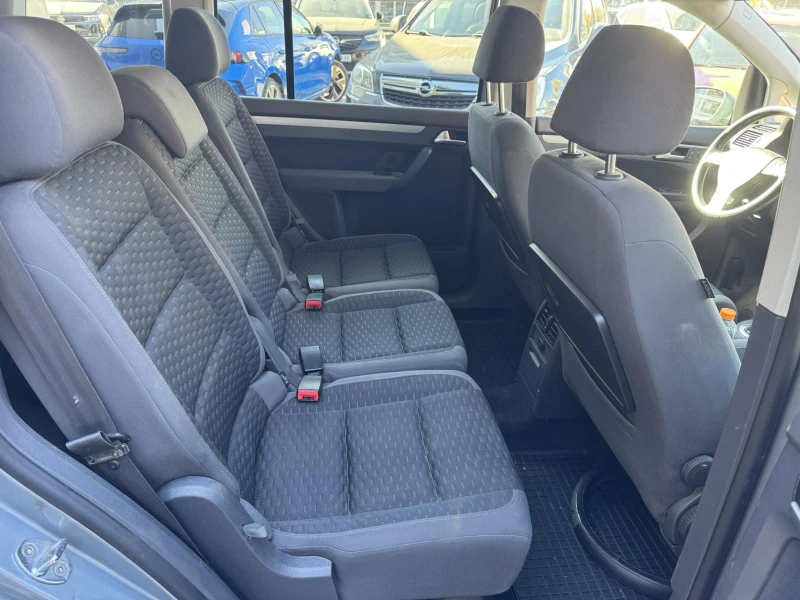 VW Touran 1.9TDI, снимка 8 - Автомобили и джипове - 47968151