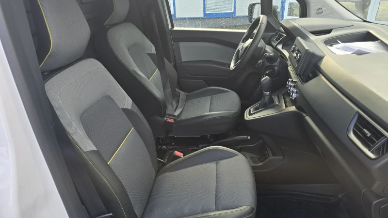 Renault Kangoo Е-tech Швейцария , снимка 9 - Автомобили и джипове - 51991340