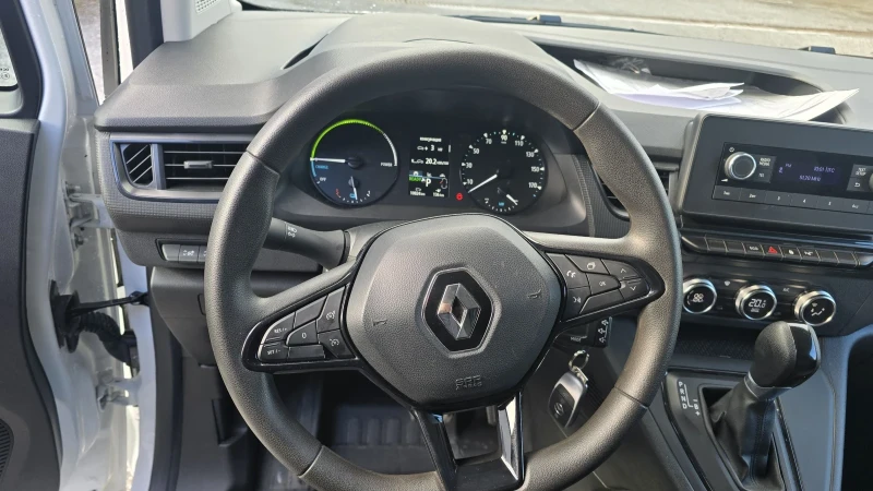 Renault Kangoo Е-tech Швейцария , снимка 11 - Автомобили и джипове - 51991340