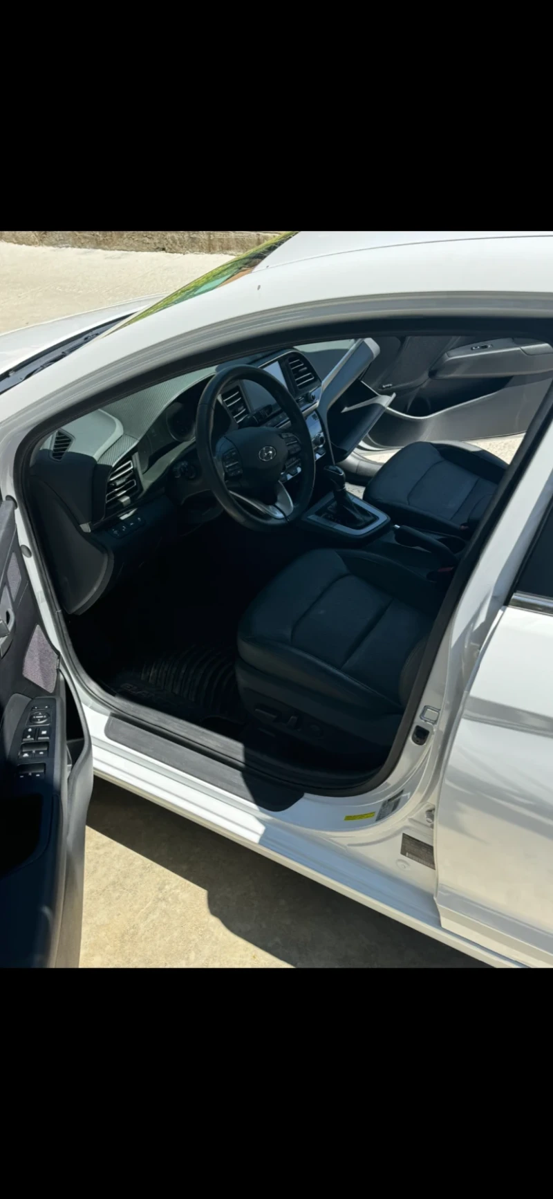 Hyundai Elantra 2.0 , снимка 11 - Автомобили и джипове - 52575766