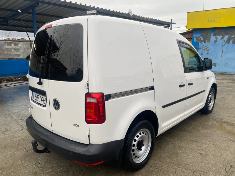 VW Caddy Автоматик, снимка 8 - Автомобили и джипове - 53030763