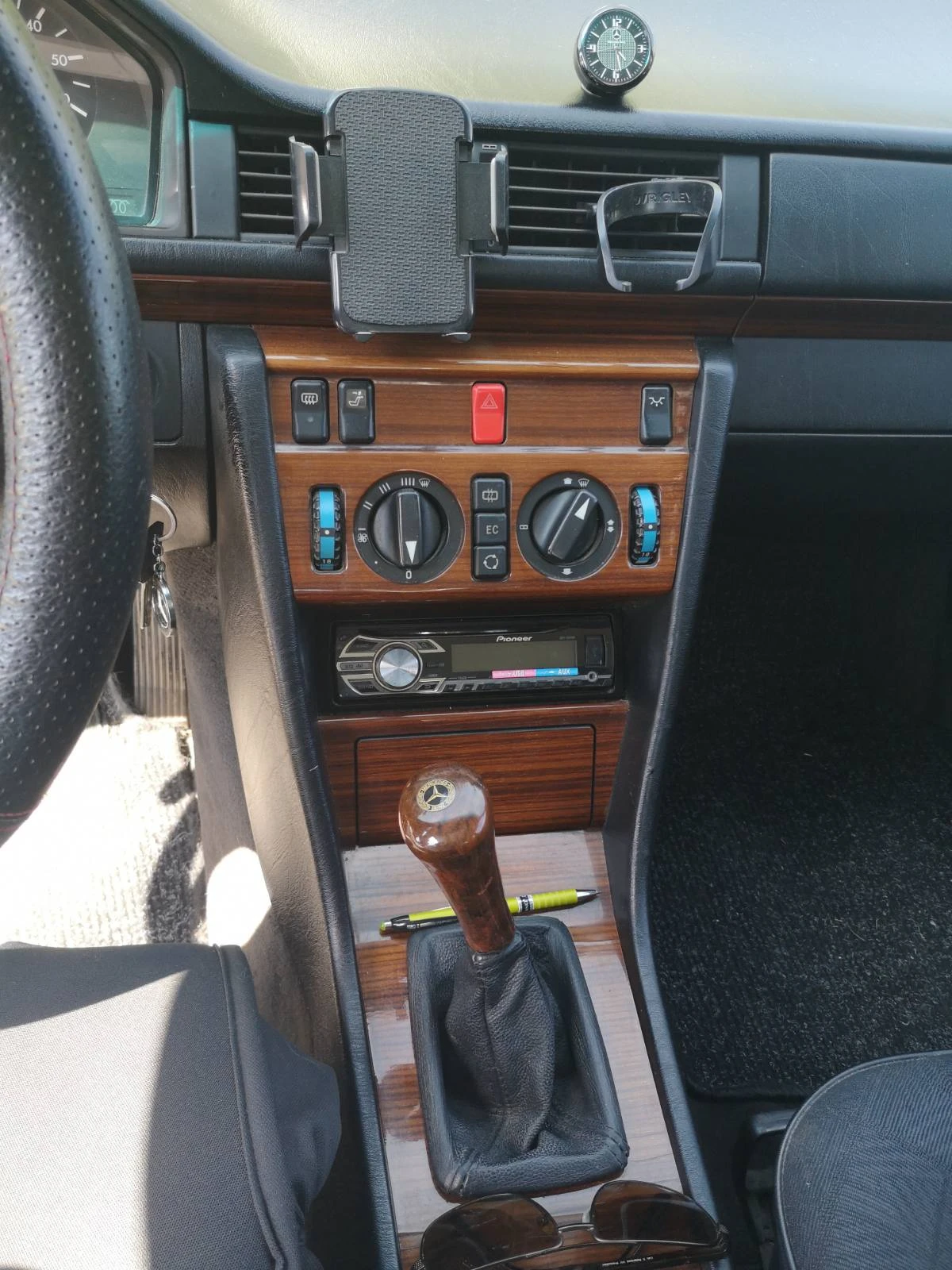 Mercedes-Benz 124 E250D - изображение 7