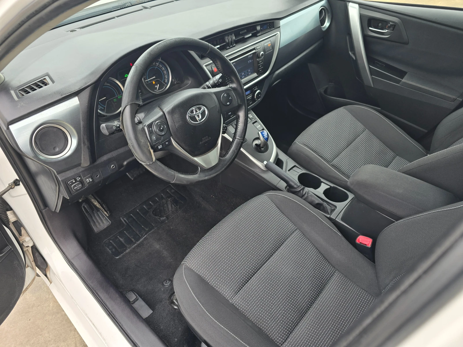 Toyota Auris 1.8HYBRID | Mobile.bg   7