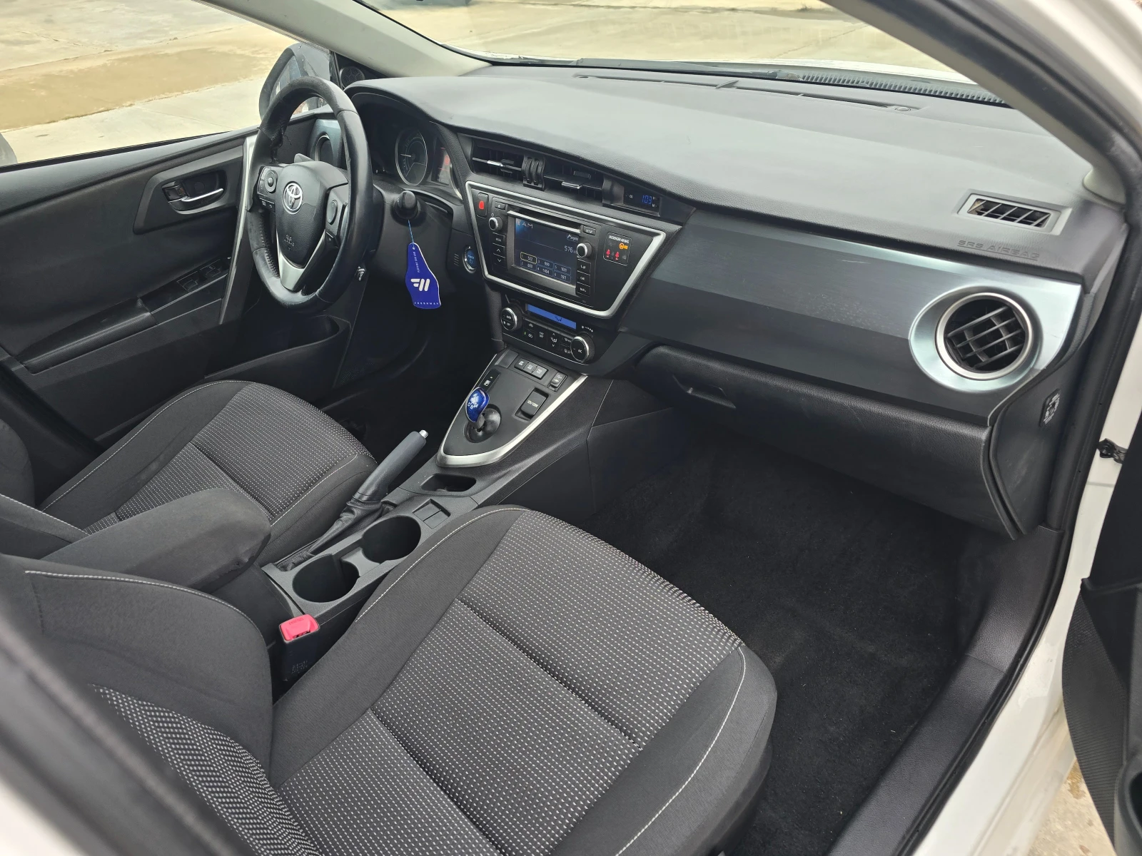 Toyota Auris 1.8HYBRID | Mobile.bg   9