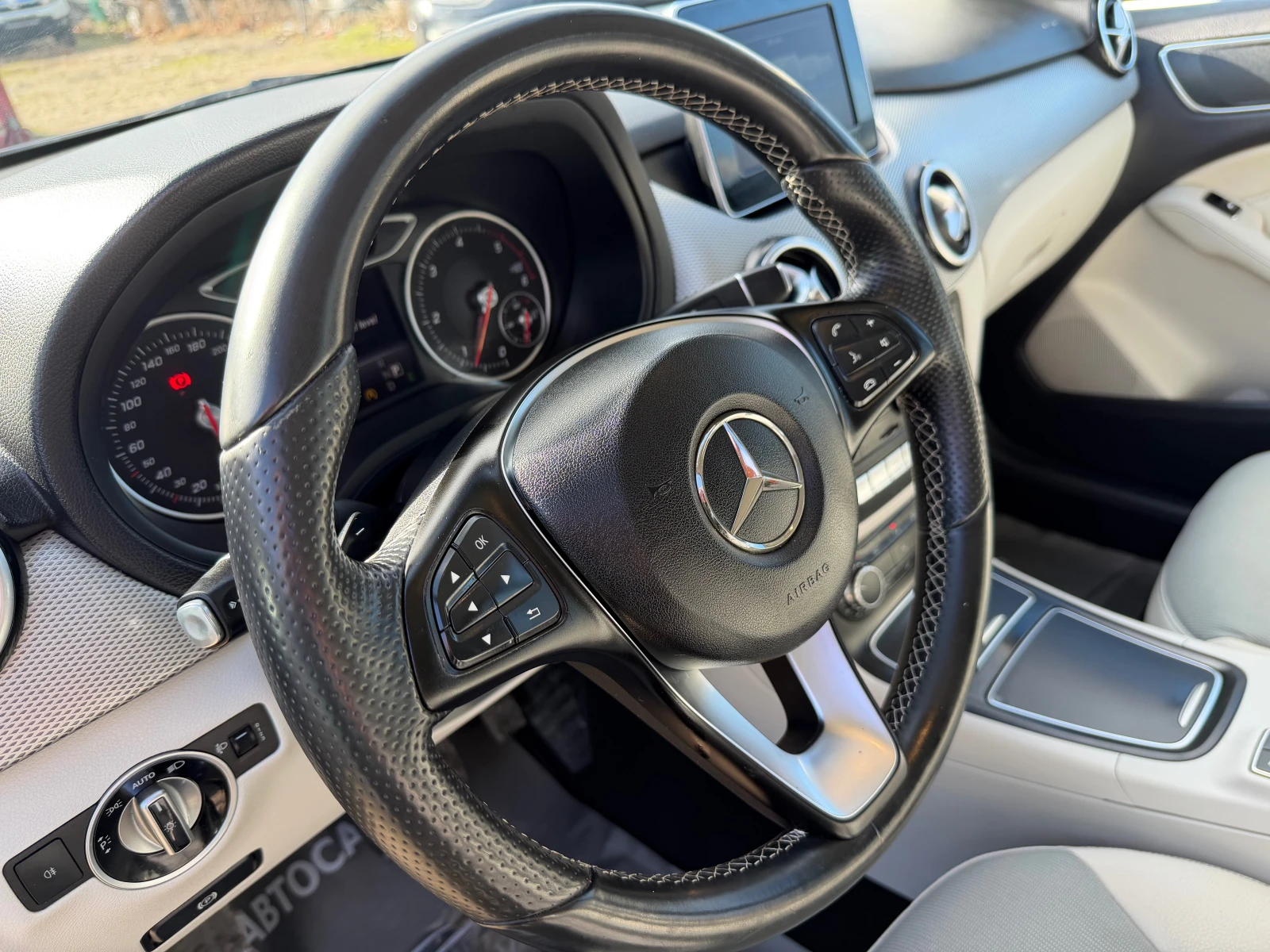 Mercedes-Benz B 200 FACELIFT AVTOMAT KOJA NAVI TEGLICH - изображение 9