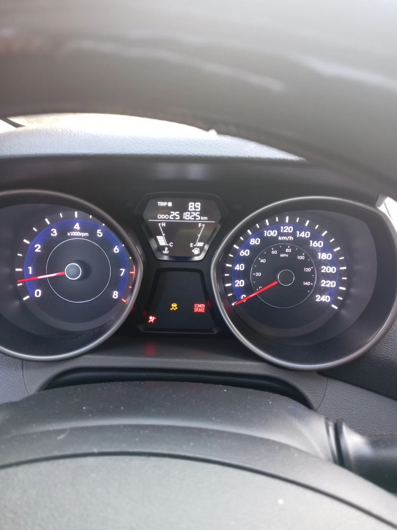 Hyundai Elantra  - изображение 10