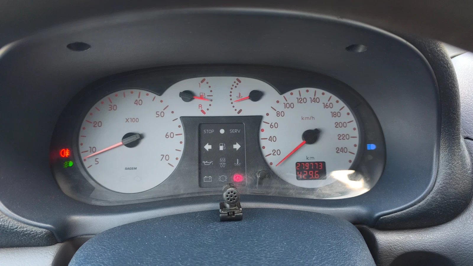 Renault Clio, снимка 12 - Автомобили и джипове - 53852383