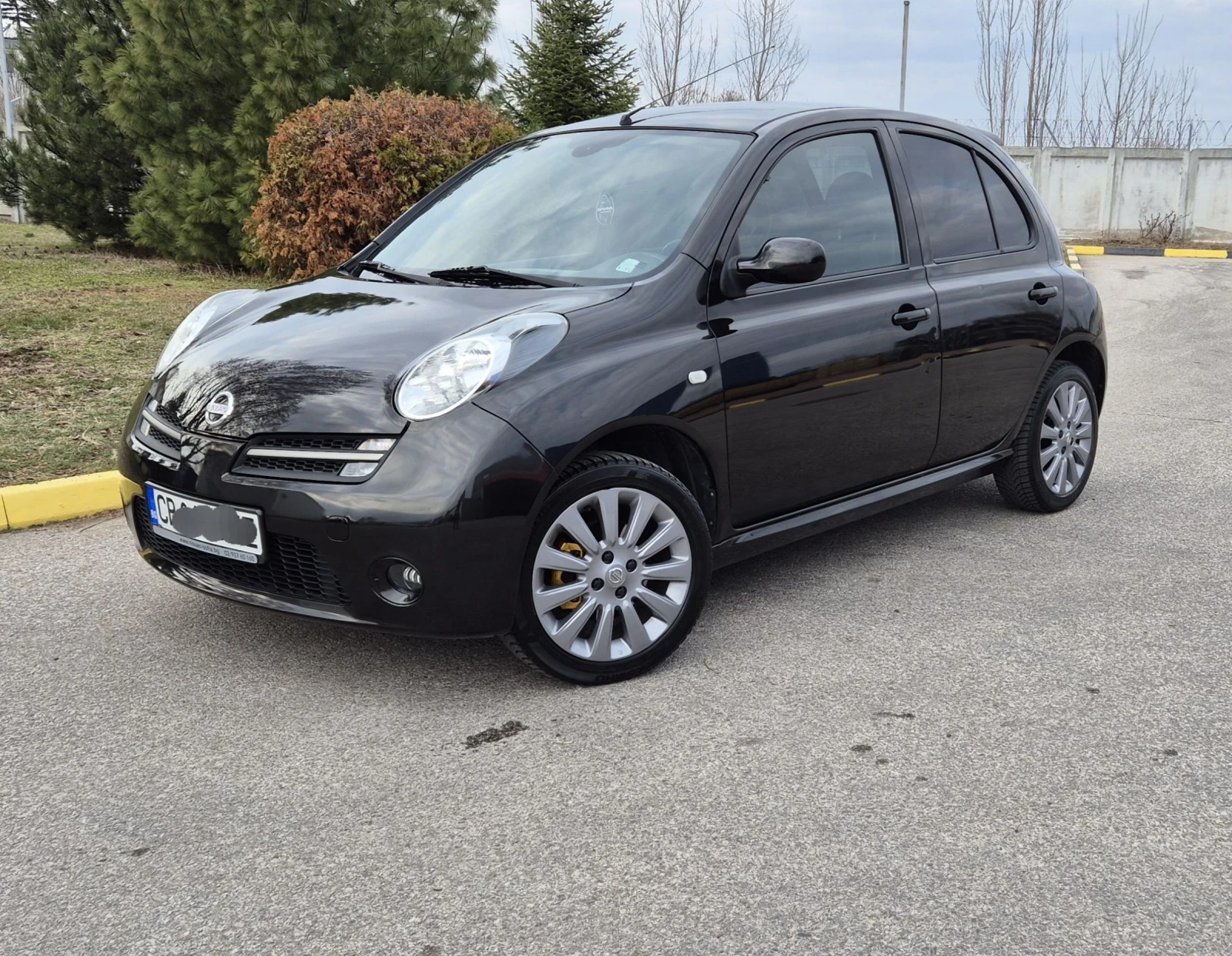 Nissan Micra 1.6 SR, снимка 3 - Автомобили и джипове - 53890408