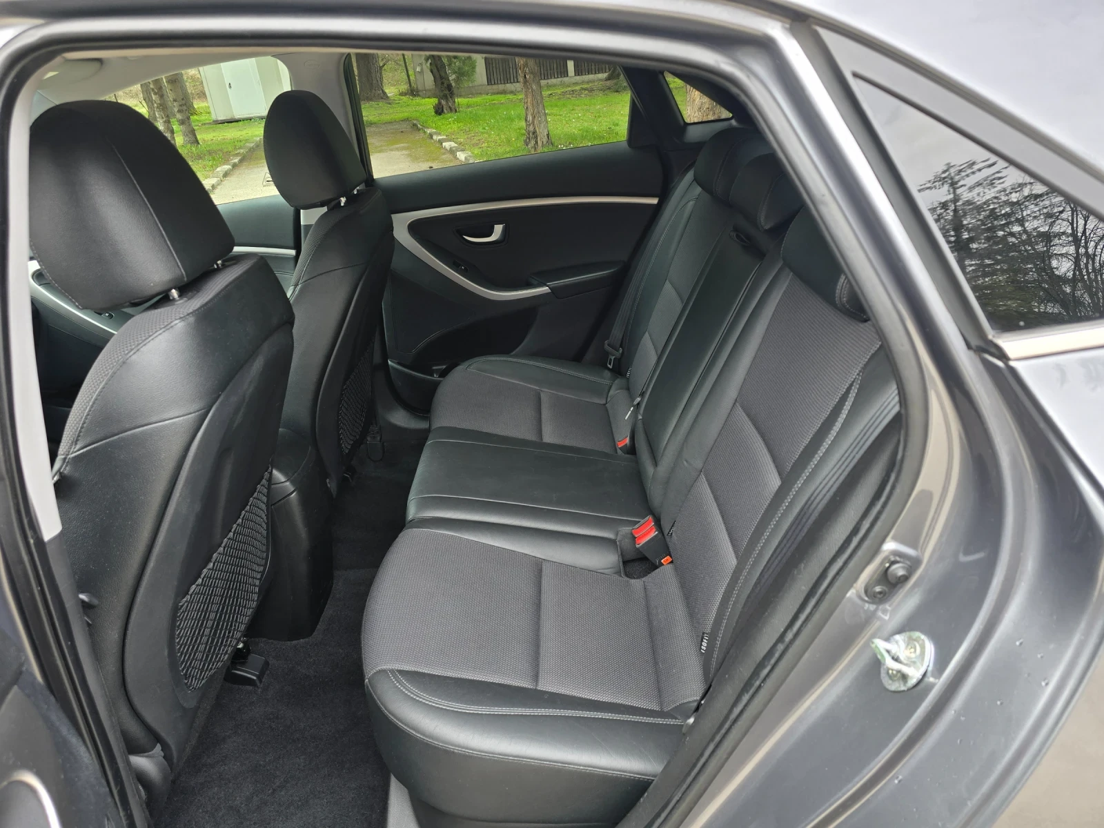 Hyundai I30 1.6CRDI ШВЕЙЦАРИЯ , снимка 11 - Автомобили и джипове - 53975622