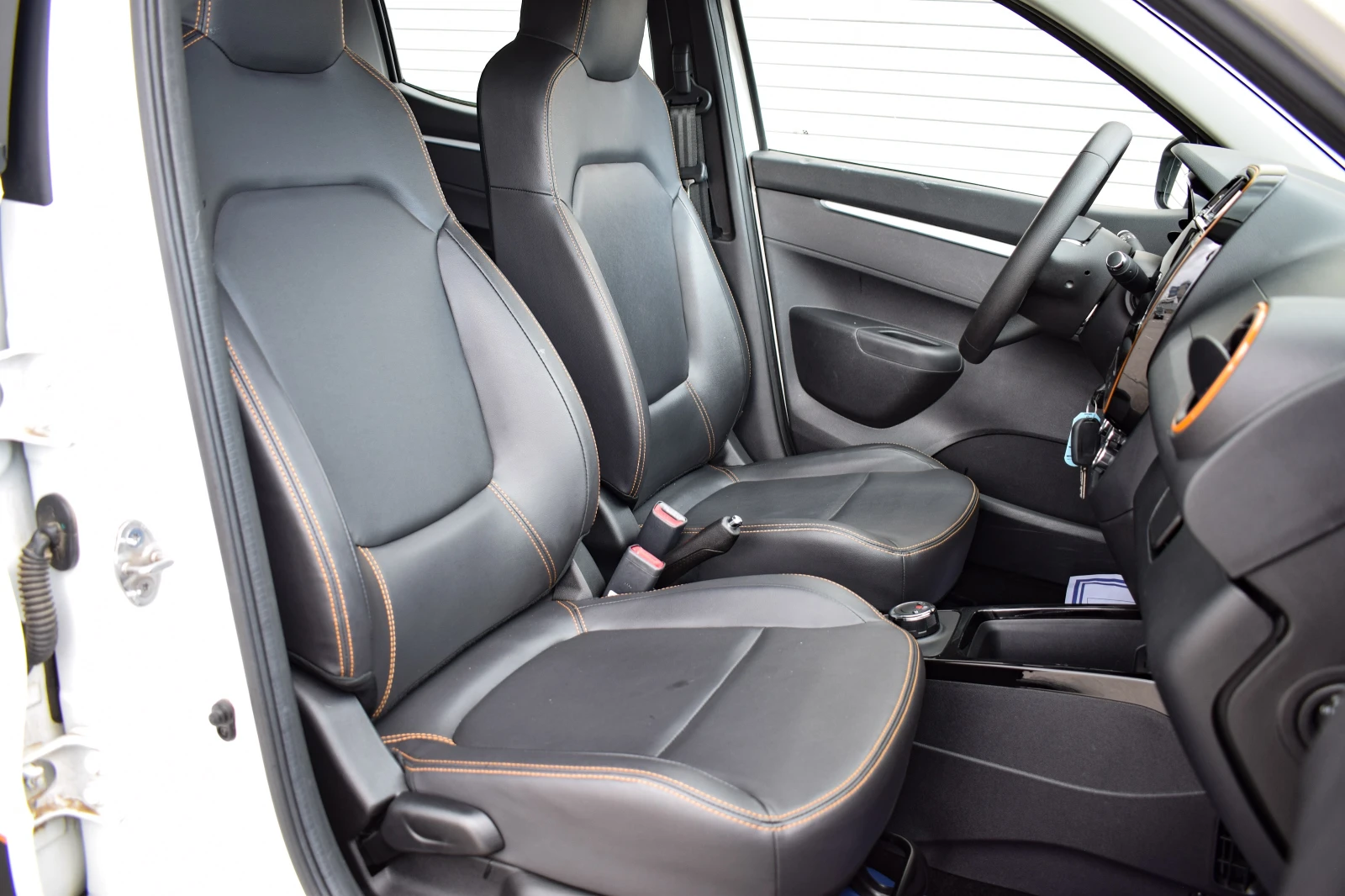 Dacia Spring ELECTIC АВТОМАТИК / КОЖА / КАМЕРА, снимка 13 - Автомобили и джипове - 54010974