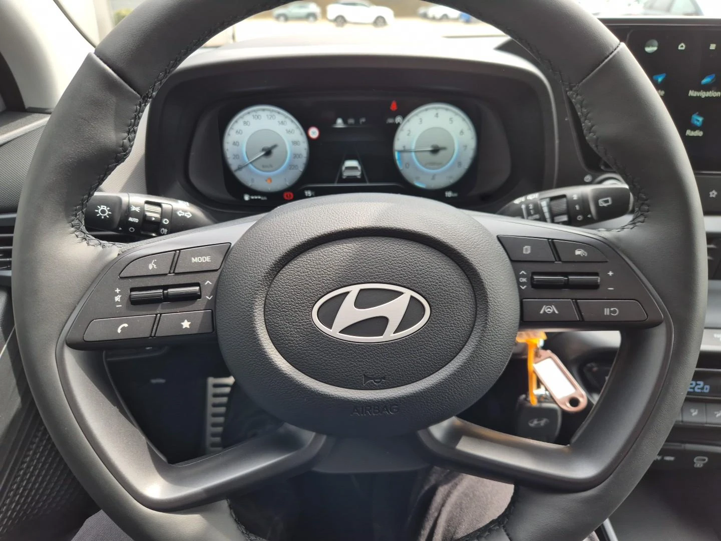 Hyundai Bayon 1.0 - Petrol - Manual, снимка 15 - Автомобили и джипове - 54628199