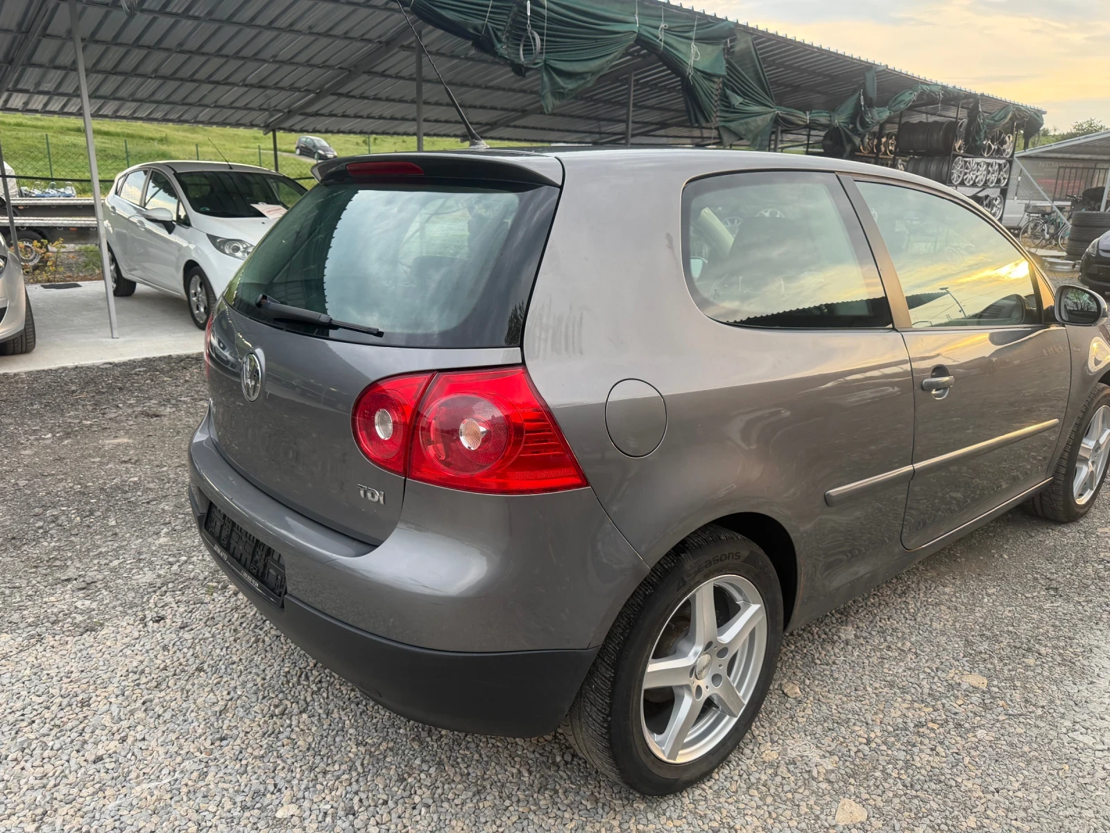 VW Golf 1.9TDI, снимка 5 - Автомобили и джипове - 54770488