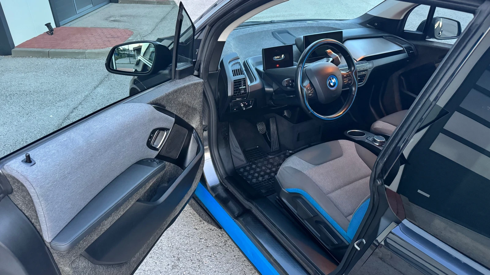 BMW i3 120 Ah Термопомпа Harman Kardon , снимка 8 - Автомобили и джипове - 55342672