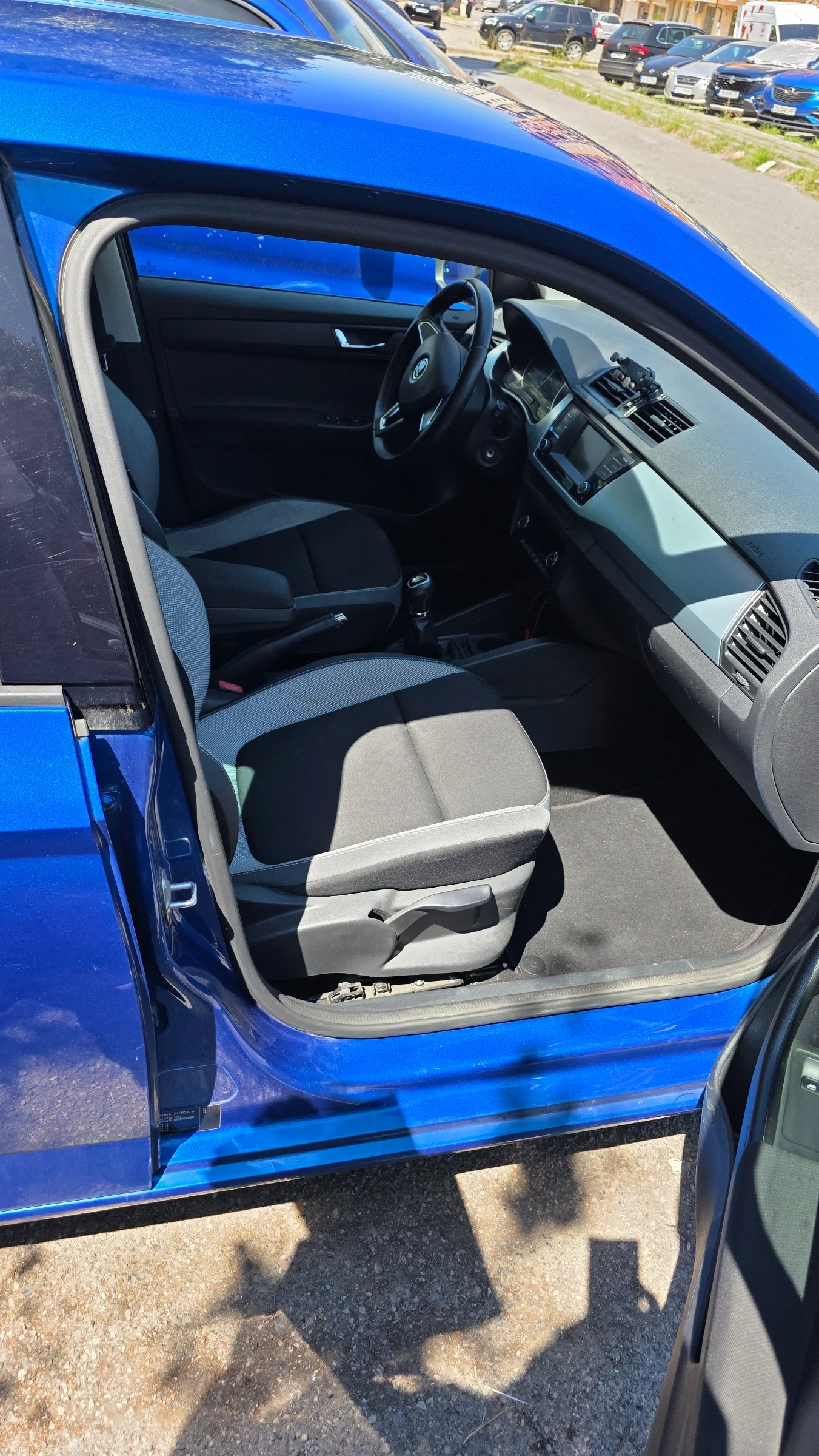 Skoda Fabia Хечбек, снимка 16 - Автомобили и джипове - 55541925