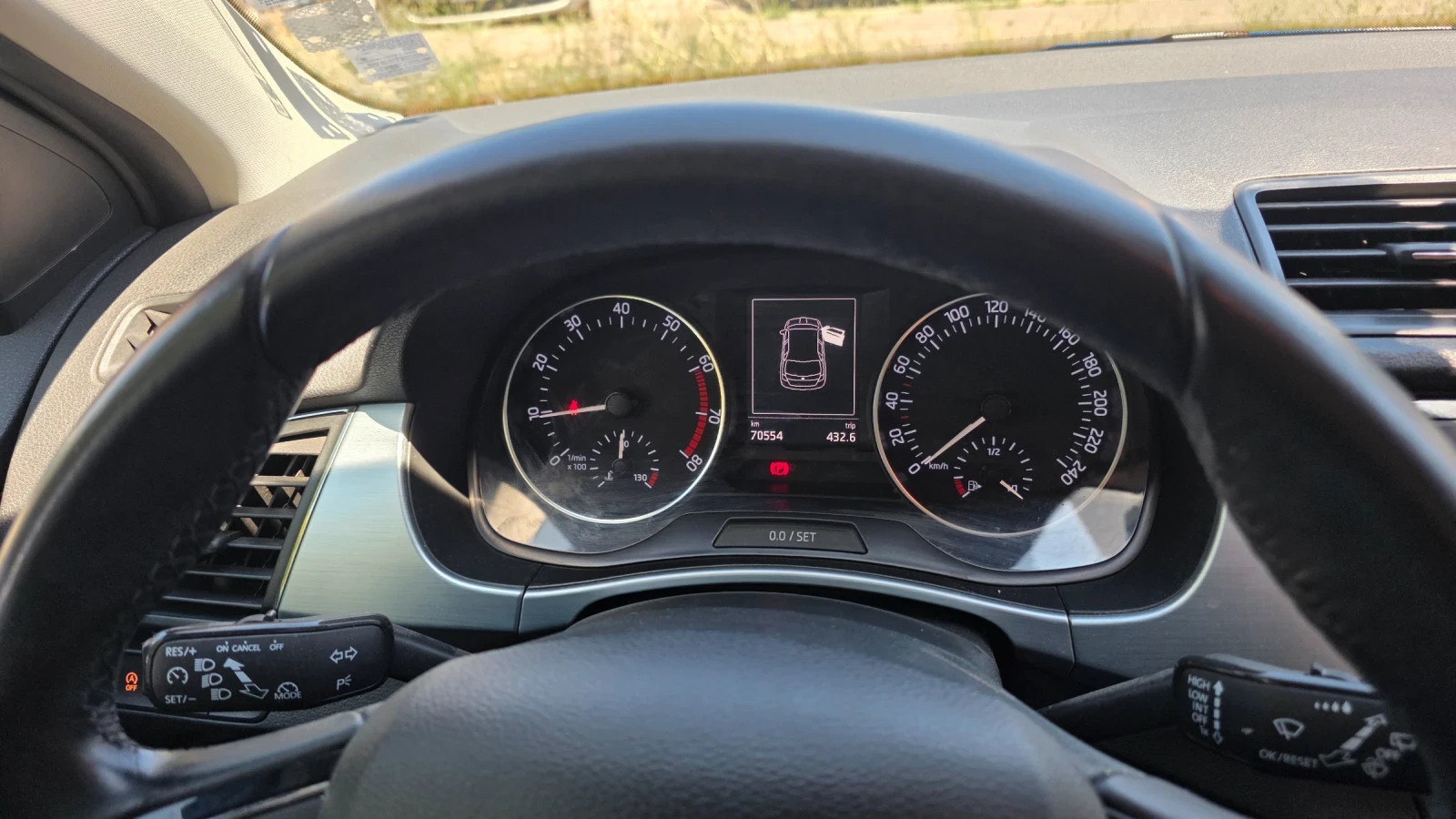 Skoda Fabia Хечбек, снимка 9 - Автомобили и джипове - 55541925